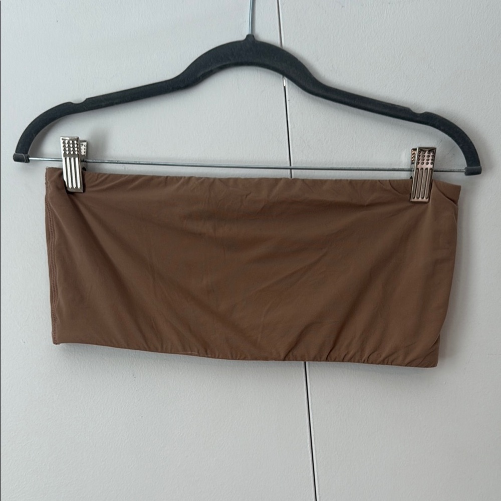 SKIMS Strapless Bandeau Bra Brown